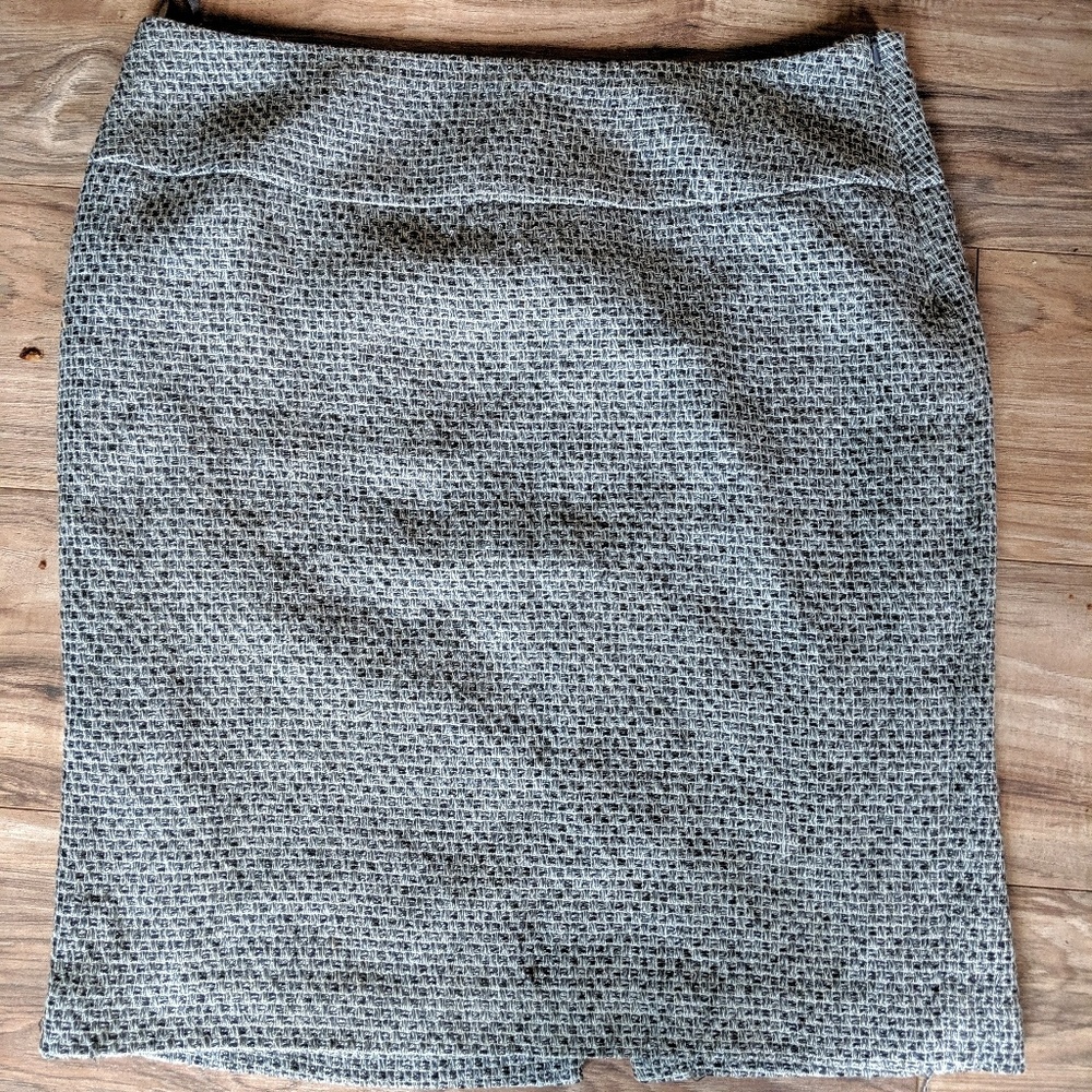 Jones new York. Shell skirt, gray, size 16.